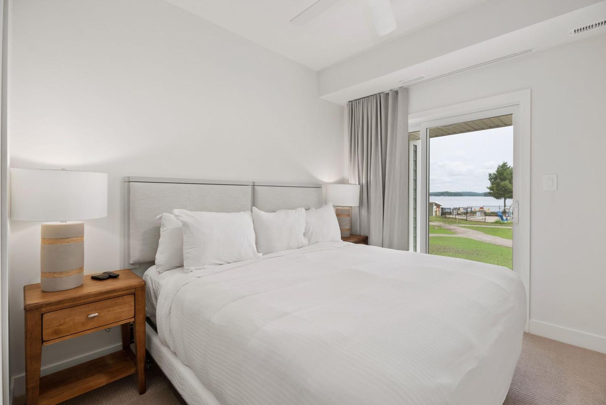 Touchstone Resort Брейсбридж Екстериор снимка