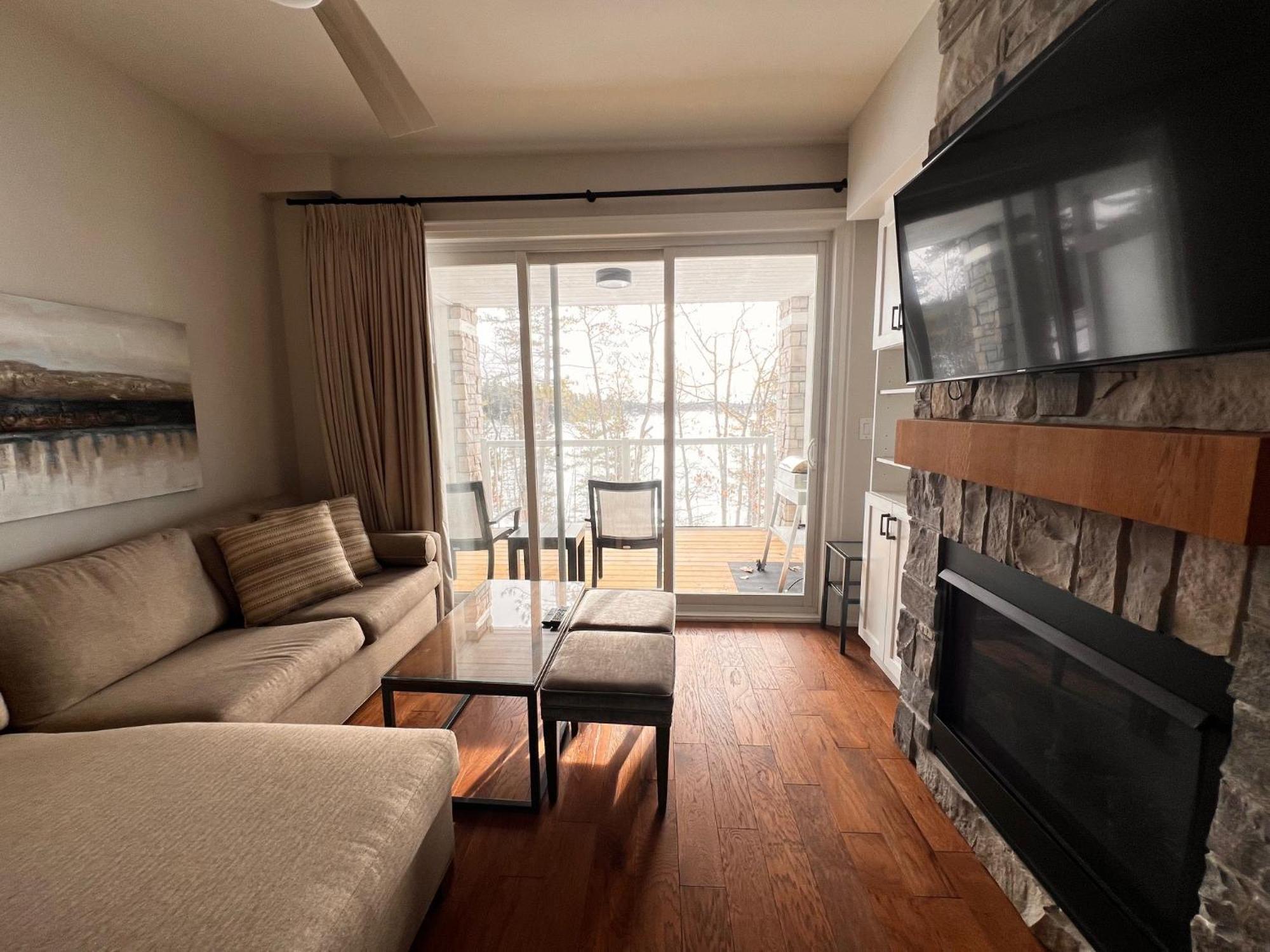 Touchstone Resort Брейсбридж Екстериор снимка